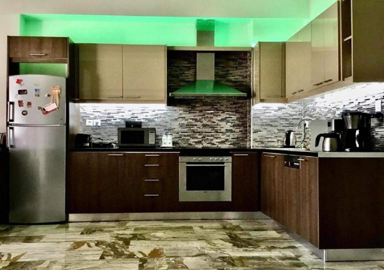 Luxury With Sauna And Free Parking Near Acropolis アテネ エクステリア 写真
